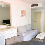 Arte Oliva Bed & Breakfast Grebastica