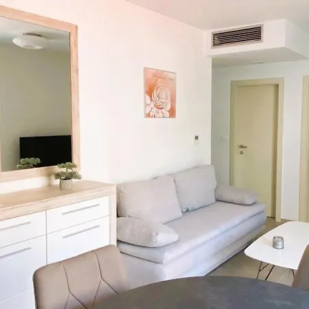 Arte Oliva فندق مبيت وإفطار Grebaštica